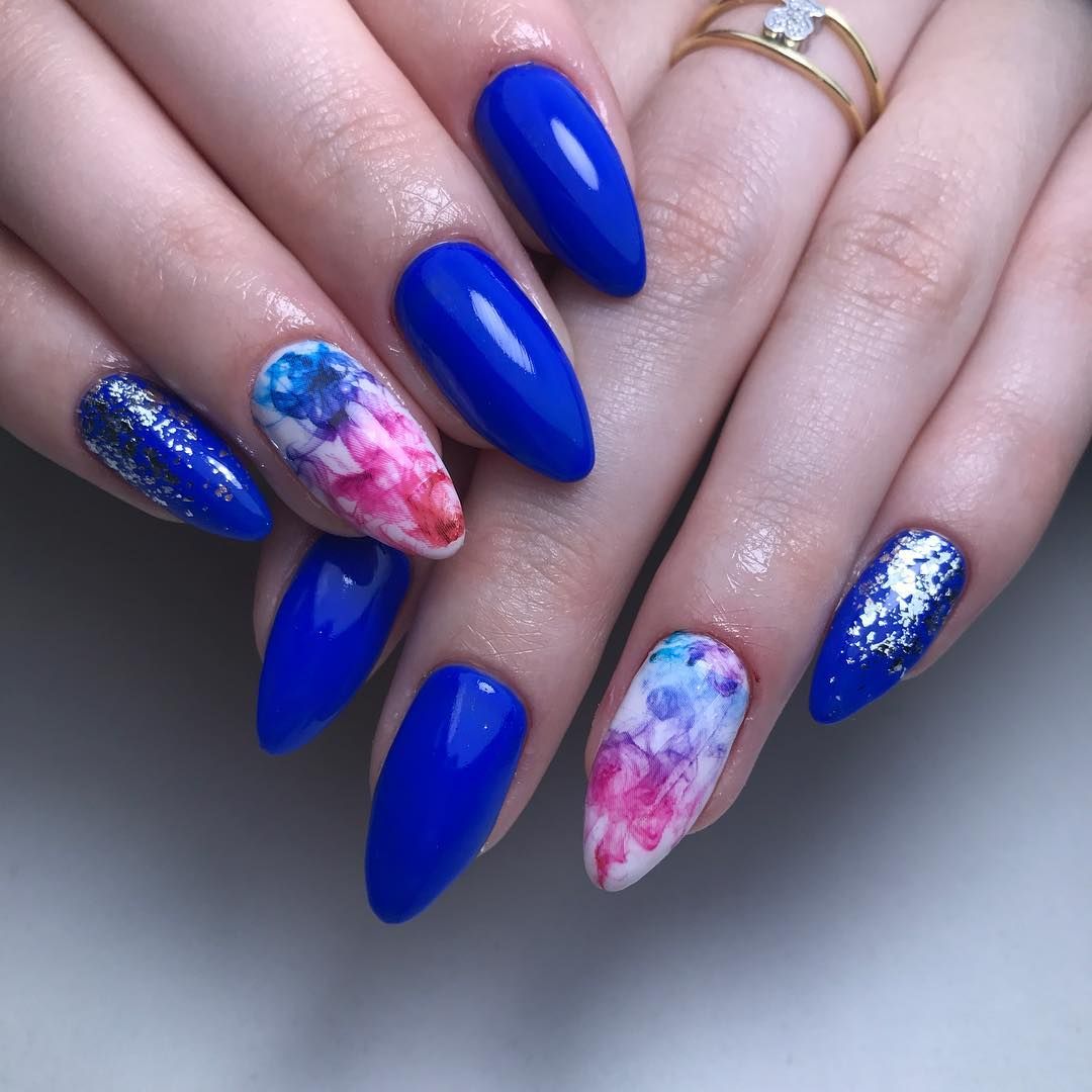 Весенние ногти синие